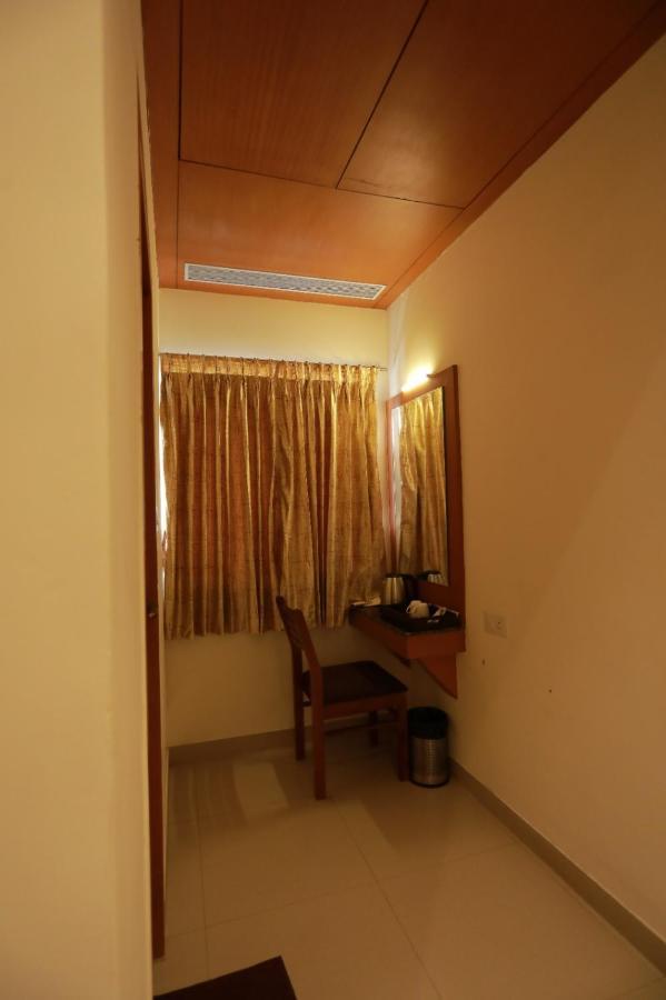 Hotel Ashok Palace Karūr Exterior foto